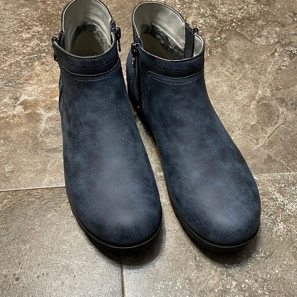 JSport, JBU short boots, size 10